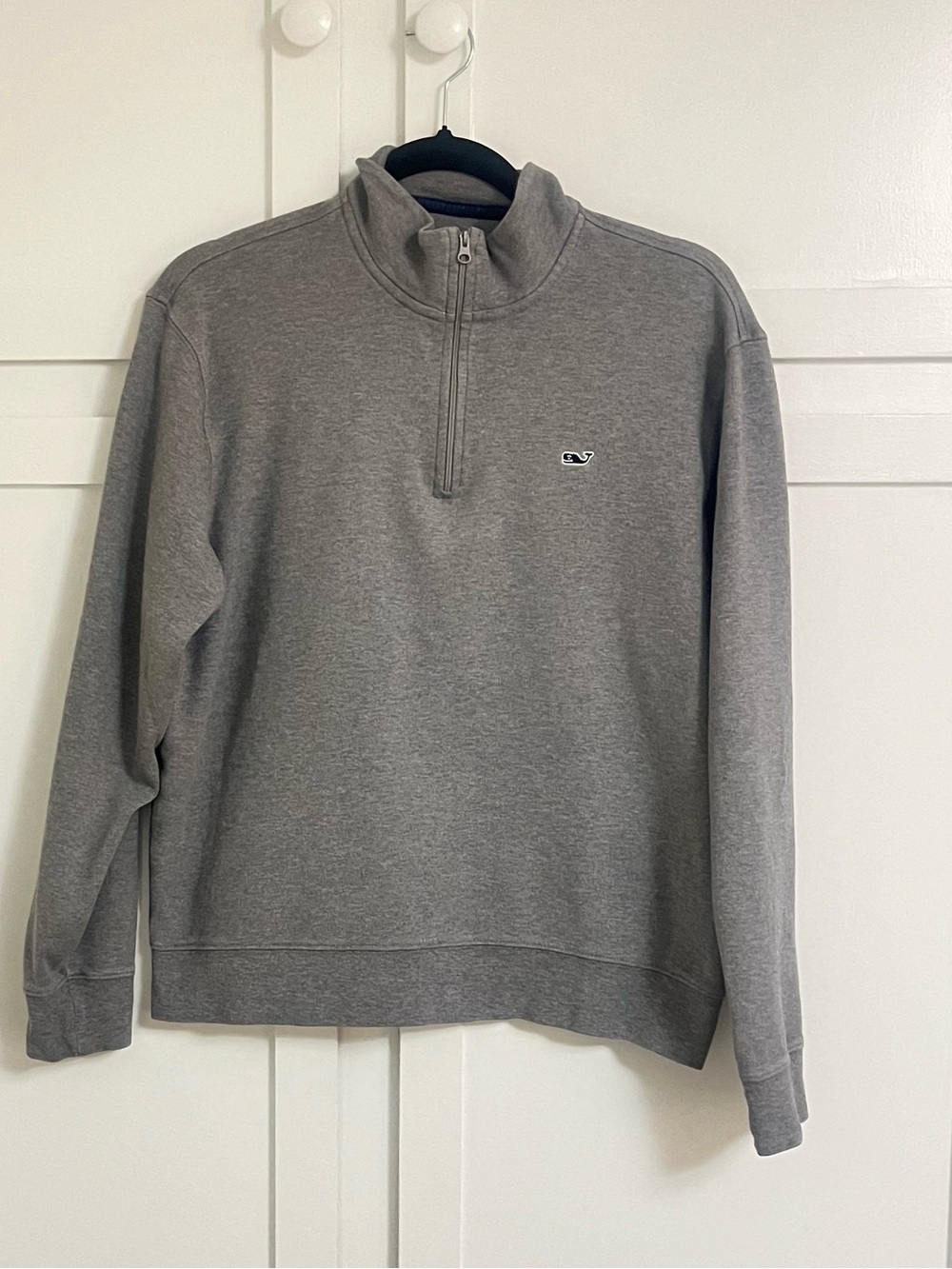 Vineyard Vines quarter zip pullover gray sweatshirt. Size Medium. Gently worn.